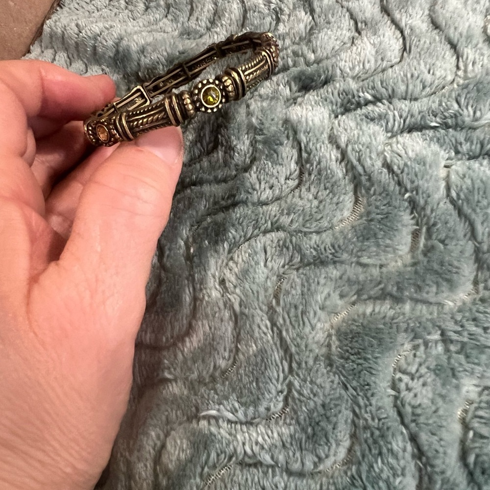 NWOT LIA SOPHIA GUNMETAL STRETCH BRACELET
